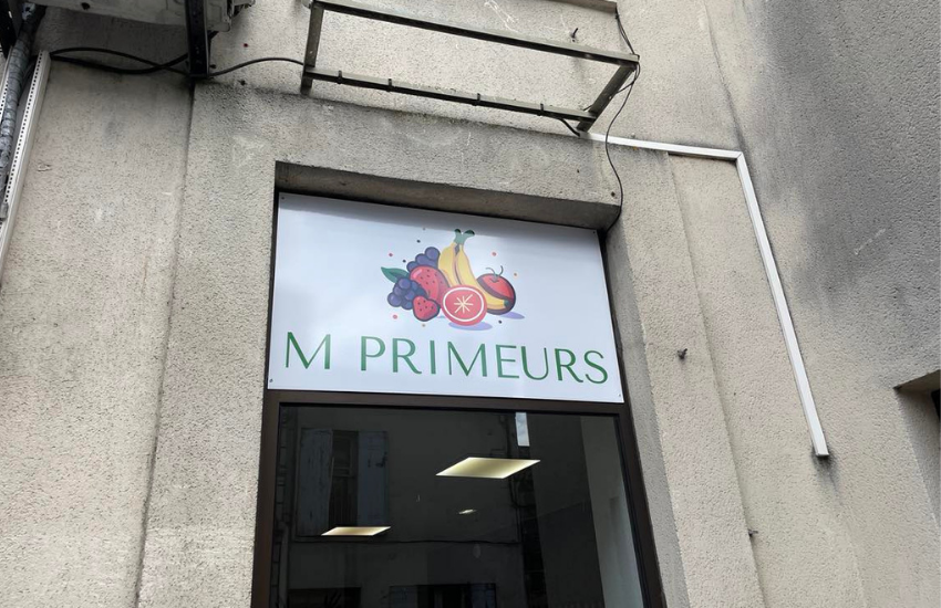 Image d'un panneau enseigne