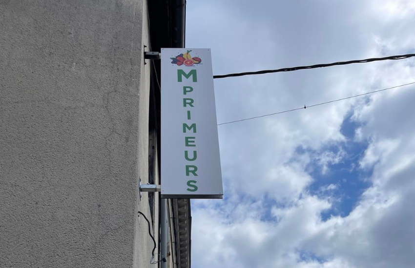 Image d'une enseigne drapeau